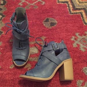 Seychelles peeptoe leather booties size 7.5