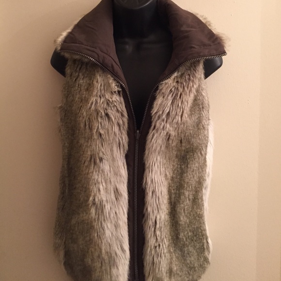 Fake fur reversible vest