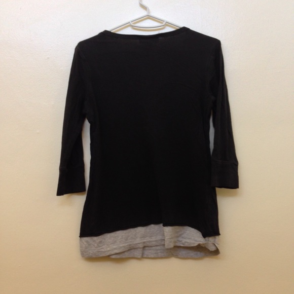 SOLD🎈5/$15 Black faux-layered 3/4 sleeved top - Picture 2 of 4