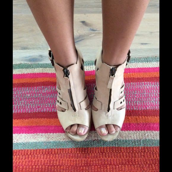 MRKT Mär-ket Nude Platform Zip Up Cork Wedge Heel - Picture 2 of 4