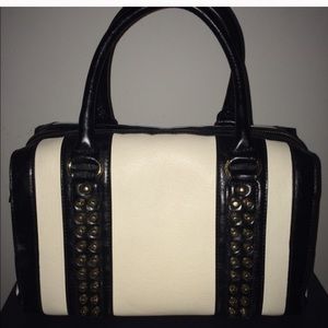 SOLD In Bundle 📢📢