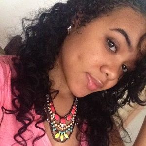 Meet your Posher, Daniela