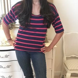 3/4 top Navy and hot pink