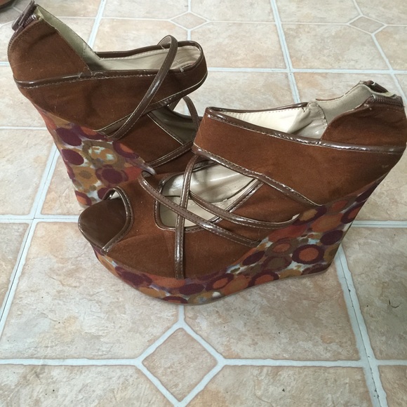 ..Brown suede print wedge shoes