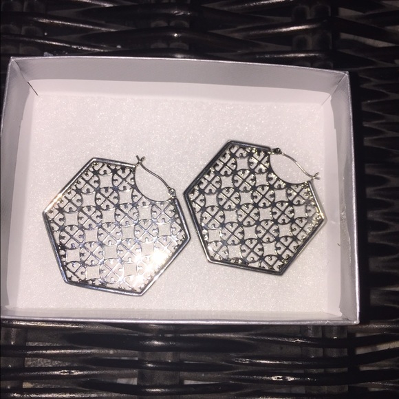 Tory Burch hoops silvertone