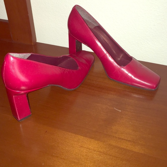 Bandolino red pumps. Great for work