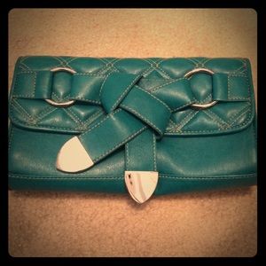 Clutch! ⏰last call being donated 💥🌟