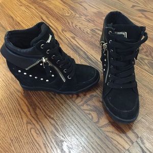 Like new black Guess wedge sneakers