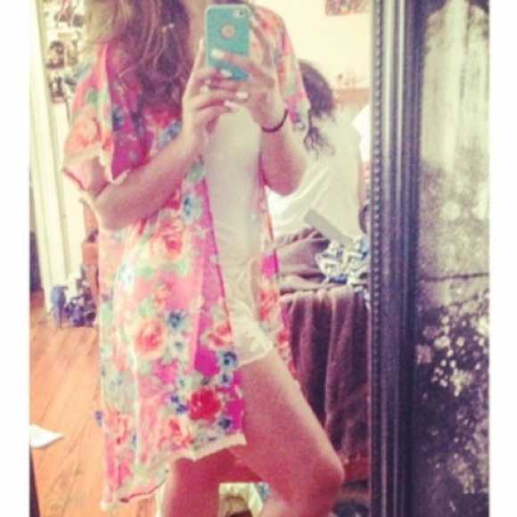 SOLD ‼️‼️‼️Chic open floral cardigan - Picture 1 of 3