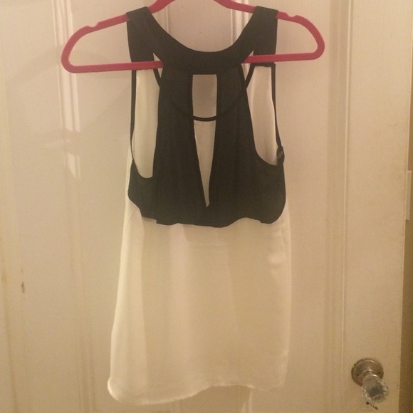 Color Block Tank Top - Picture 2 of 2