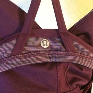 Lululemon yoga top w/ built in bra size 6