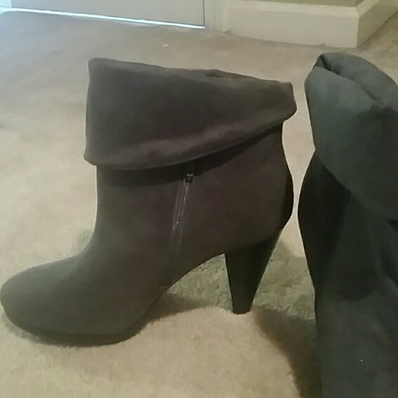 Gray boots - Picture 2 of 3