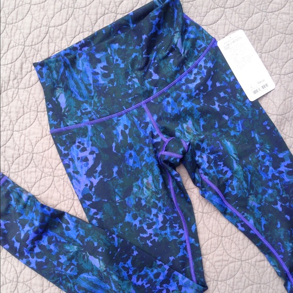 🍃SOLD in bundle :)! 🍃 Lululemon Wunder Under 6 - Picture 2 of 4