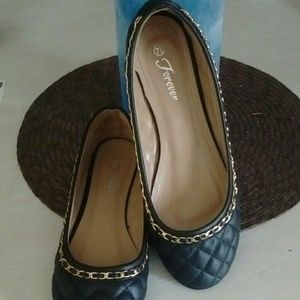 🎉HP🎉chic quilted flats