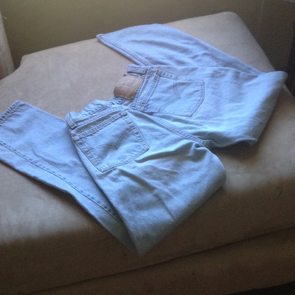 Ladies size 9 LEVI'S 560 jeans