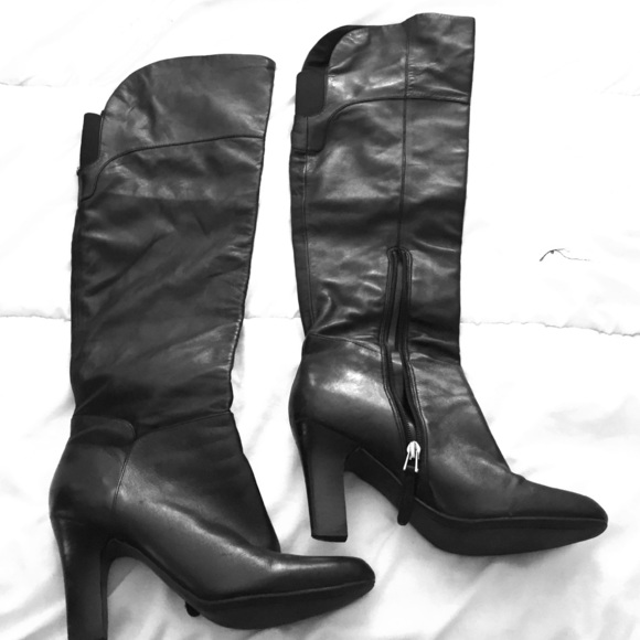 Too the knee boots