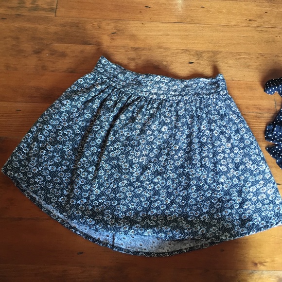 Urban outfitters daisy skirt