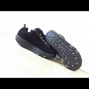 Skechers Shape up like new