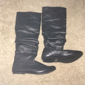 Knee high leather boots new without tags!