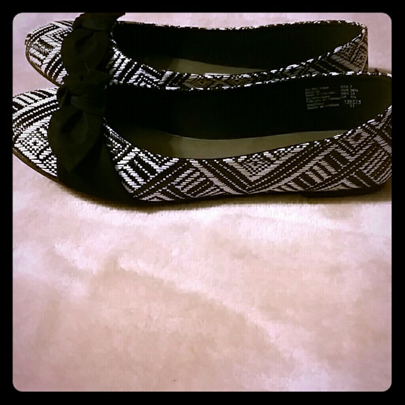 American Eagle by Payless flats like new