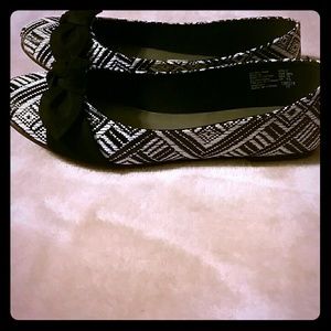 American Eagle by Payless flats like new
