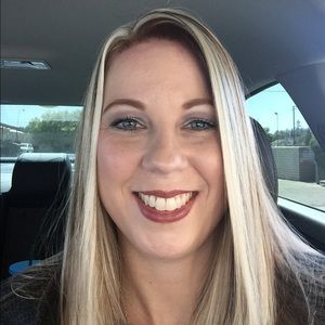 Meet your Posher, Casey