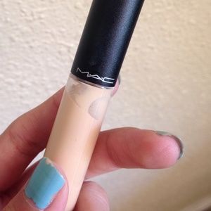 MAC concealer NW20