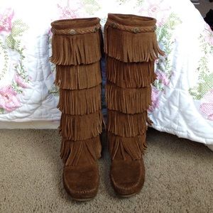 Minnetonka five fringe boots.