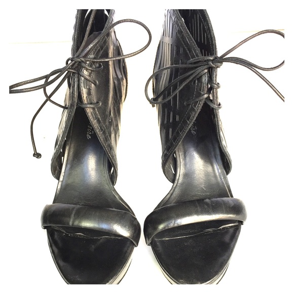 Pour La Victoire shoes