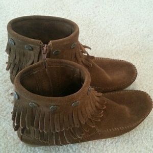 Minnetonka shoes