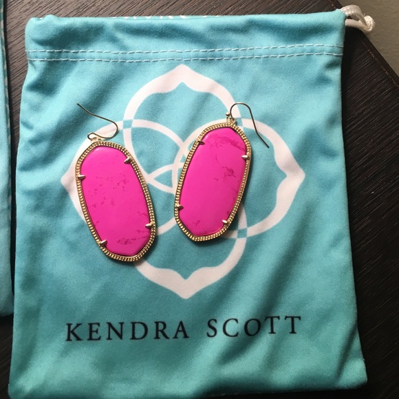 Kendra Scott Jewelry - **SOLD** KENDRA SCOTT PINK DANIELLE EARRINGS