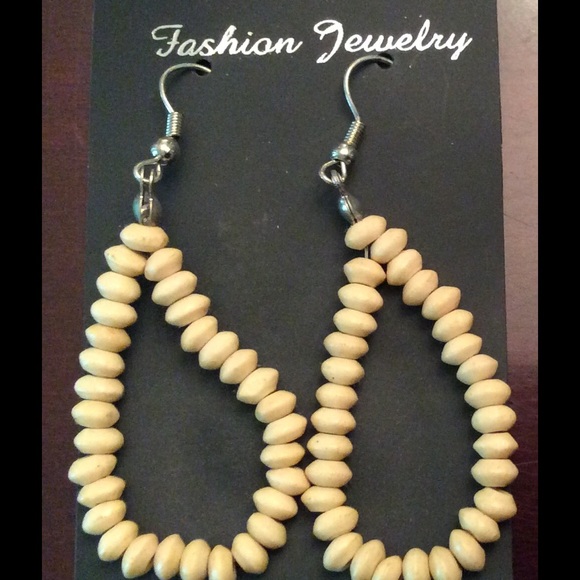 Beige wooden hanging earrings