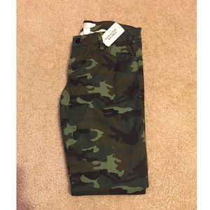 Camo skinny jeans w/ ankle zip