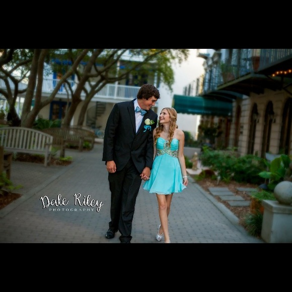 Homecoming dress - Picture 3 of 3