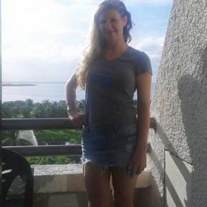 Meet your Posher, Elise