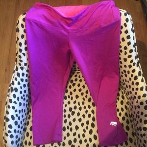 Marika tek skinny workout crops size small