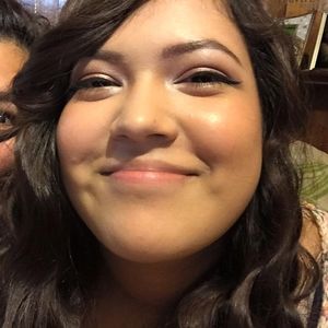 Meet your Posher, Manuela