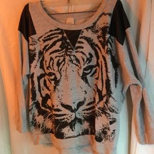 Tiger sweatshirt