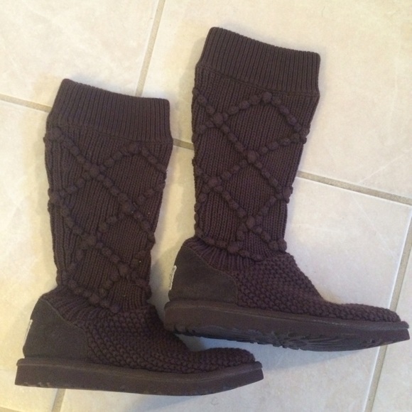 UGG CROCHET CHOC BROWN 5/6