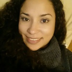 Meet your Posher, Yolivid