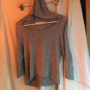 Hooded lightweight sweater