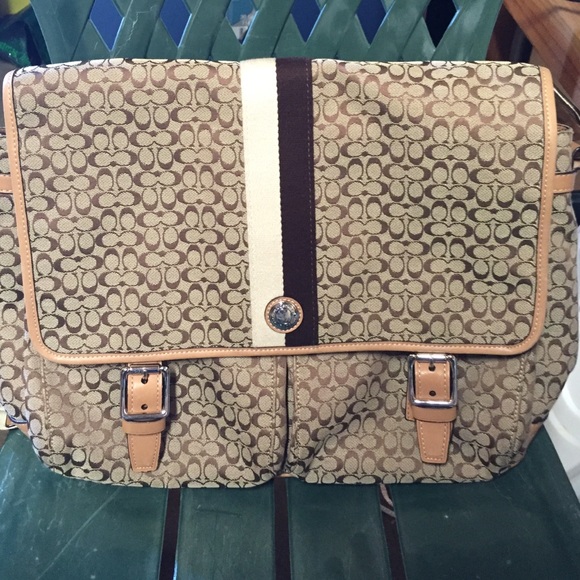 Coach messenger bag. In very good condition