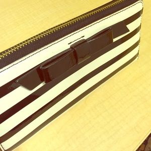 KATE SPADE black and creme striped wallet
