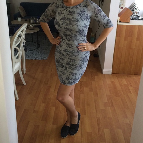 Gray dress with flowers zipper on the side