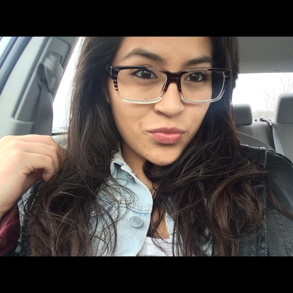 Meet your Posher, Lizeth - Picture 2 of 2