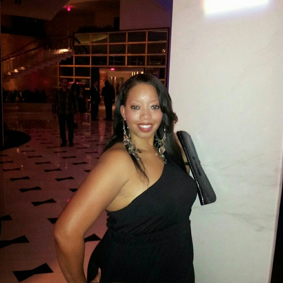 Meet your Posher, Sonya - Picture 1 of 1