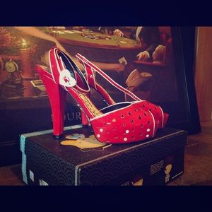 Never worn brand new