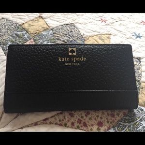 Hold for @petitbot Kate Spade Wallet