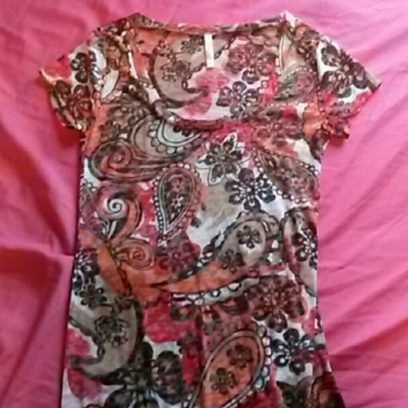 Rue 21 scoop neck t-shirt