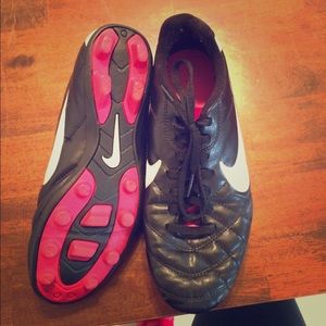 NWOT Nike cleats💕💕